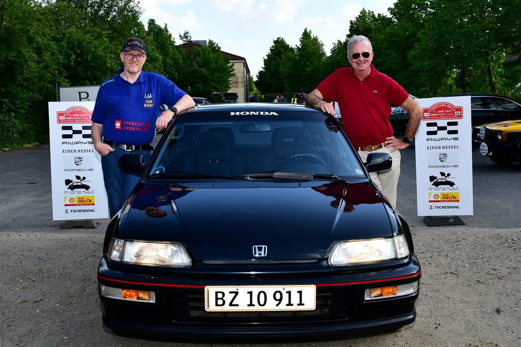 Bent Mikkelsen fra Vejle og Kurt Rasmussen fra Hammel har fundet et velfungerende samarbejde i deres Honda Civic VTEC fra 1990 og må regnes som favoritter til at vinde Oresund Rally.
(Foto: Intercom)